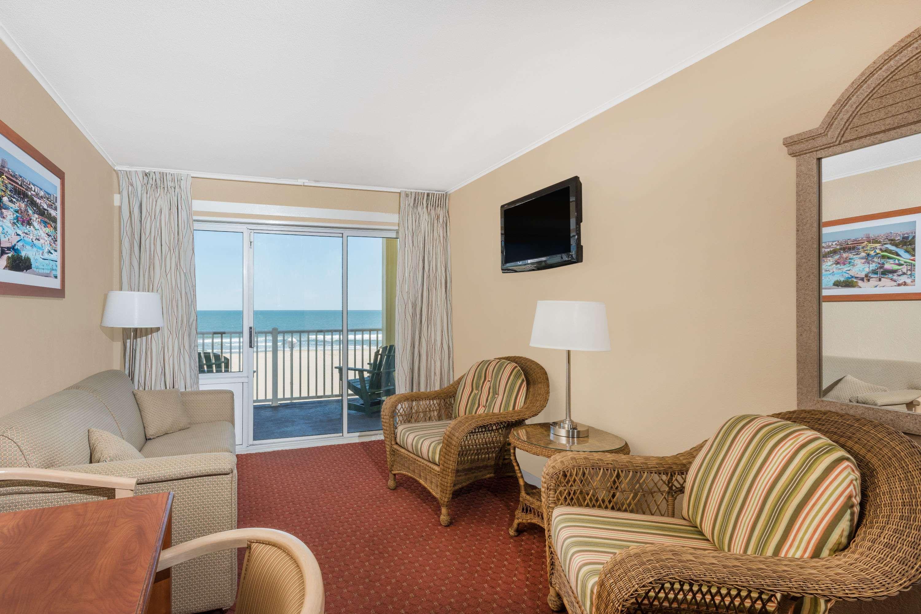 Days Inn By Wyndham Ocean City Oceanfront Exterior photo
