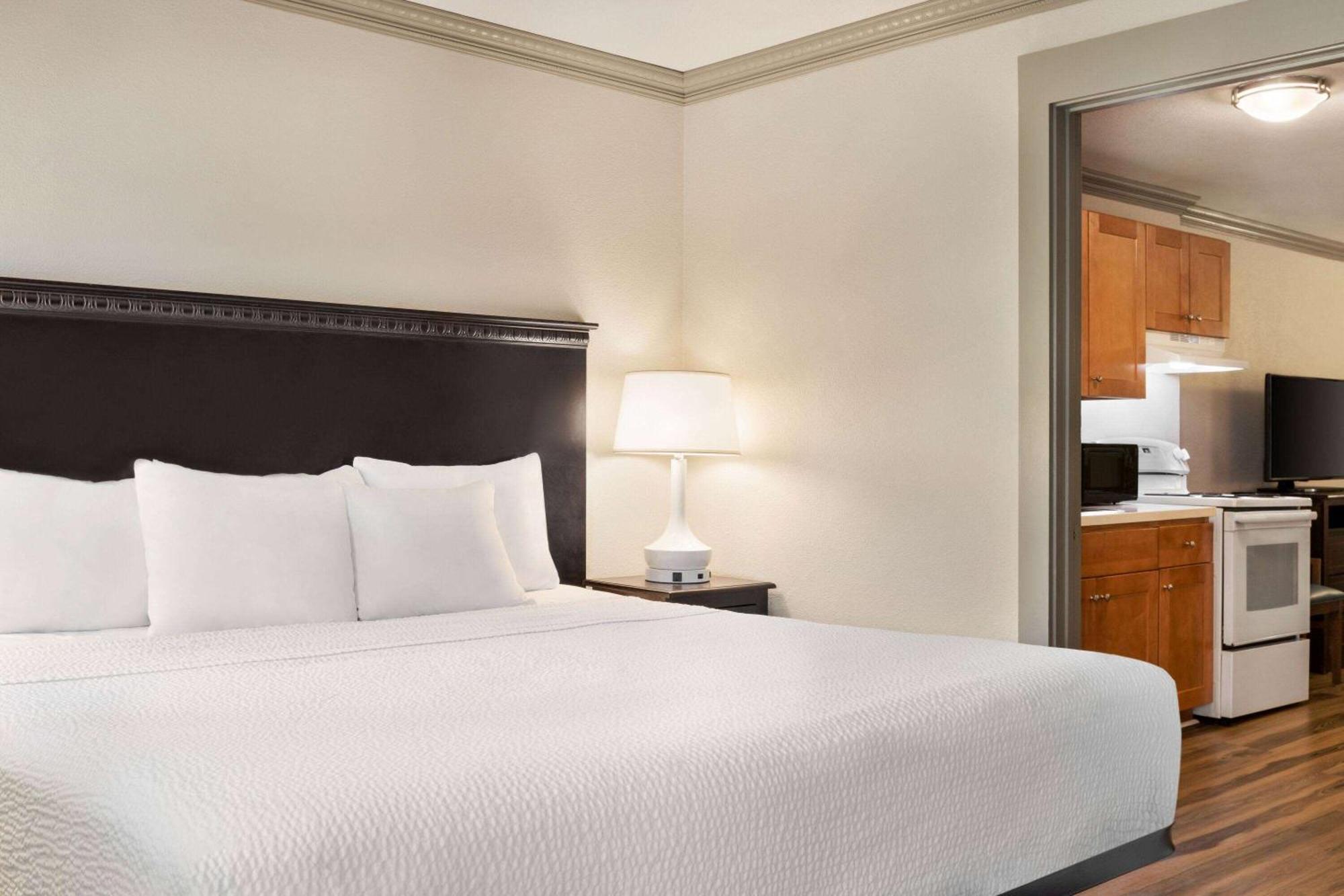 Days Inn By Wyndham Ocean City Oceanfront Exterior photo