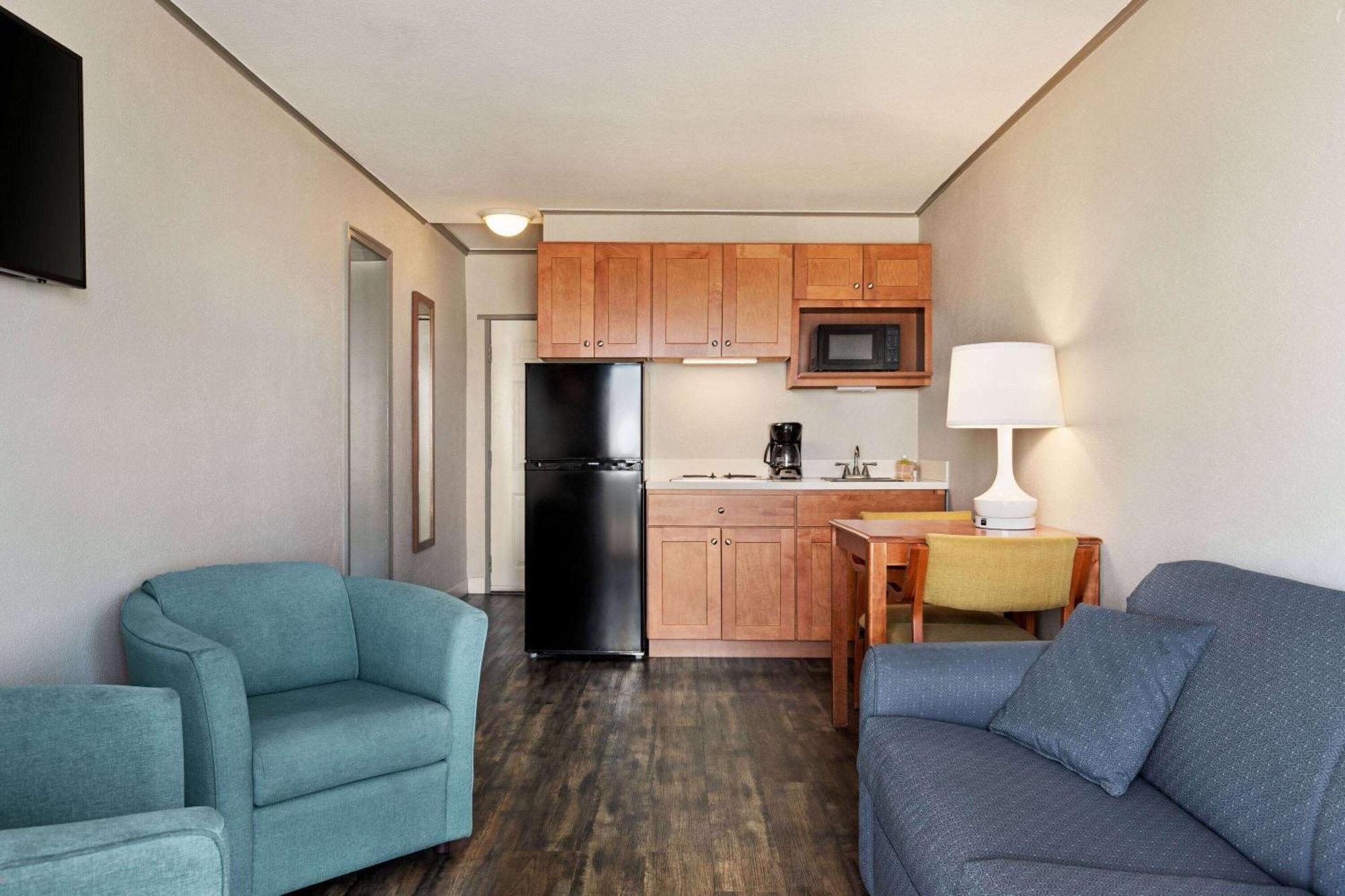 Days Inn By Wyndham Ocean City Oceanfront Exterior photo