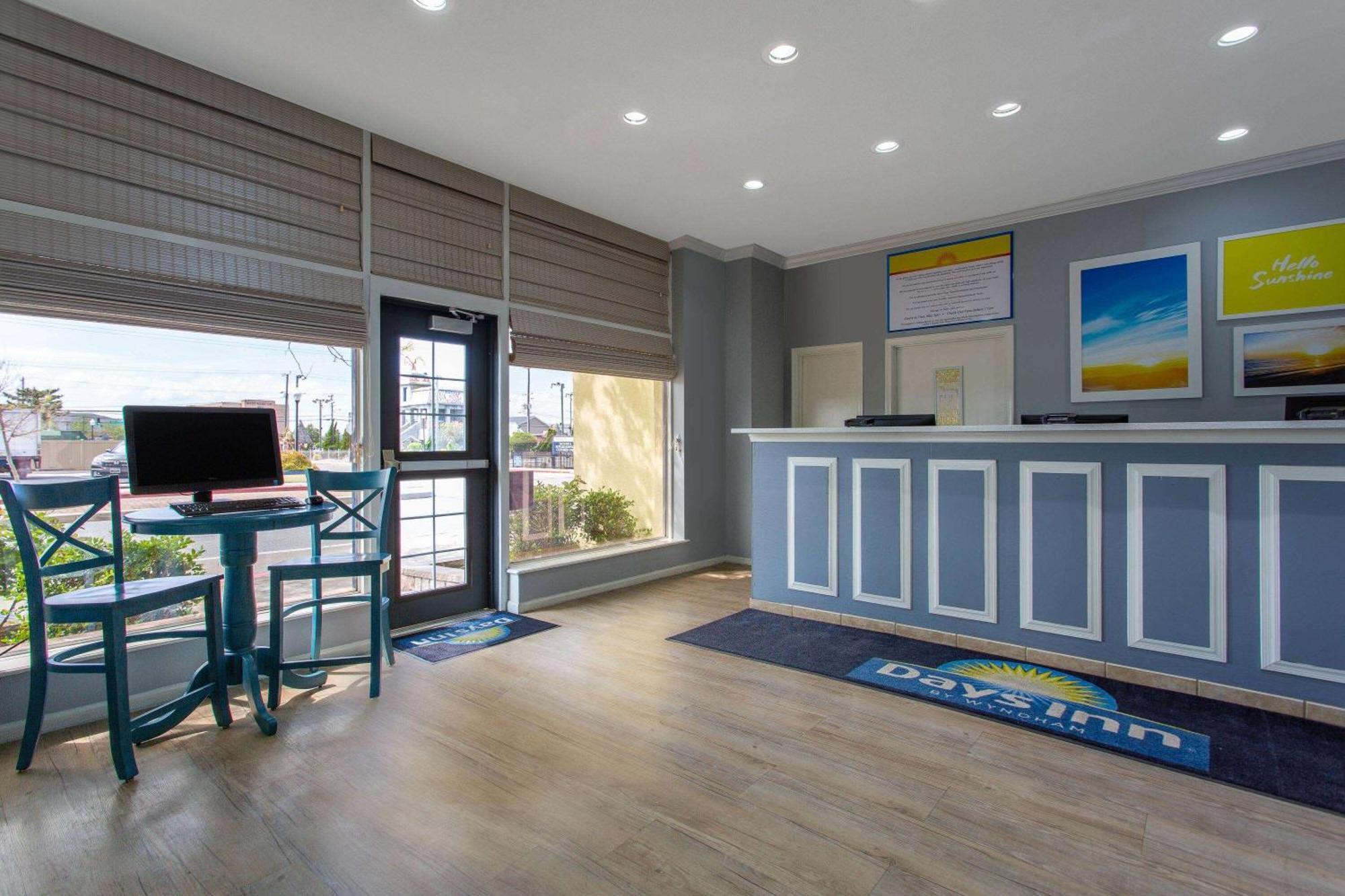 Days Inn By Wyndham Ocean City Oceanfront Exterior photo