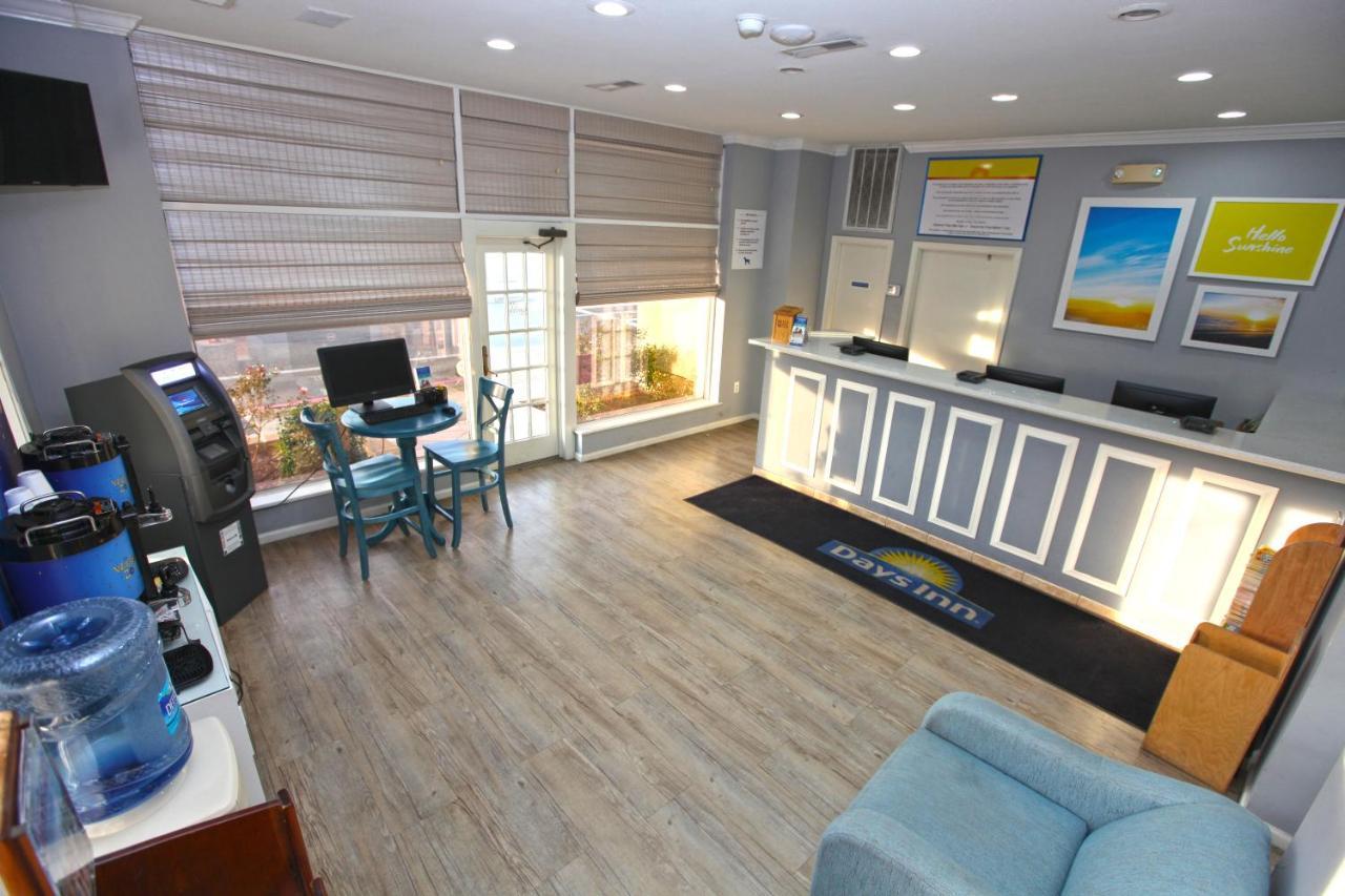 Days Inn By Wyndham Ocean City Oceanfront Exterior photo